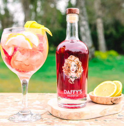 Daffy's Mulberry Gin - The finest copper pot single batch distilled Gin - 0,5 Liter